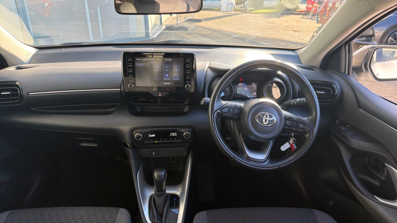 Toyota Yaris 1.5 Hybrid Design 5dr CVT Hybrid Hatchback